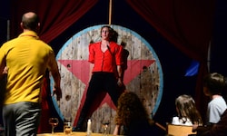 Im Cabaret von La Faux Populaire hat Juliette die Hosen an.