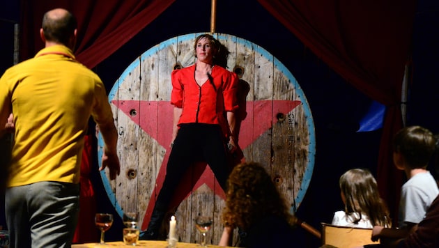 Im Cabaret von La Faux Populaire hat Juliette die Hosen an.