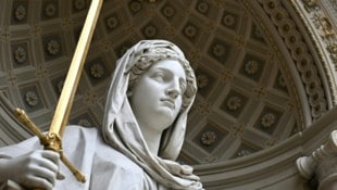 Die römische Göttin Justitia steht für Gerechtigkeit: Klärung des Falles erwünscht!