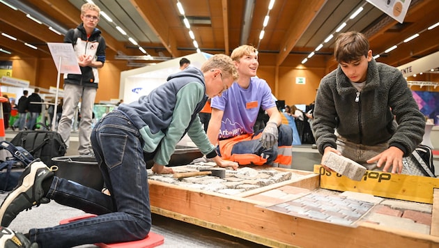 Handwerkliche Fähigkeiten können auf der Messe in Wels auch gleich praktisch ausprobiert werden.