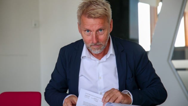 Erst 22 Jahre nach der Geburt seines angeblichen Sohnes zeigte ein DNA-Test: Herbert Humer ist ...