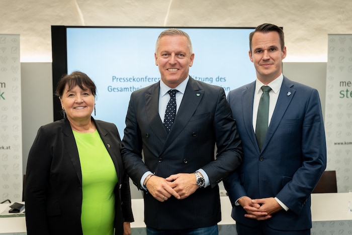Präsentierten Ergebnisse: Landeshauptmann-Stellvertreterin Manuela Khom, Landeshauptmann Mario ...