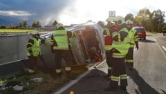 Der Unfallwagen überschlug sich.