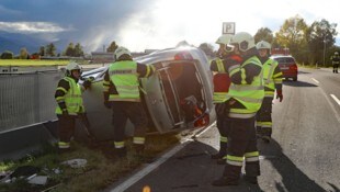 Der Unfallwagen überschlug sich.
