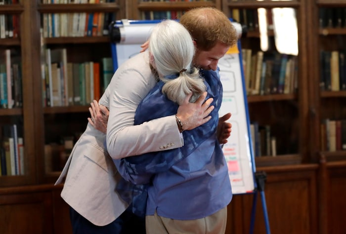 Die Verbindung zwischen Prinz Harry und Jane Goodall war sehr freundschaftlich, wie dieses Foto ...