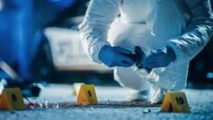 Am Schauplatz: Wer Tatabläufe rekonstruiert, Spuren entschlüsselt und komplexe Zusammenhänge ...