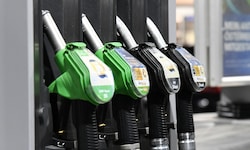 Die Mineralölkonzerne geben niedrige Ölpreise nicht an die Konsumenten weiter.