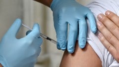 In Österreich wird die jährliche Grippeimpfung für alle Personen ab 6 Monaten – und insbesondere ...