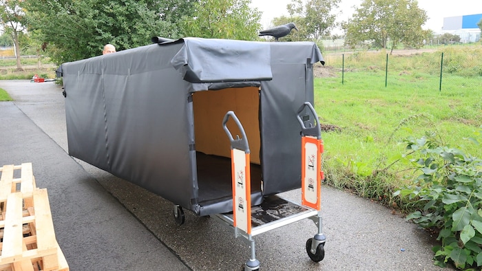 Ab mit der Schlafkoje auf das Baumarkt-Wagerl