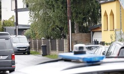 Auf dem Dach dieses Carports wurde das tote Baby entdeckt.