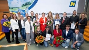Alle Sieger des NÖ-Tierschutzpreises gemeinsam mit den Laudatoren.