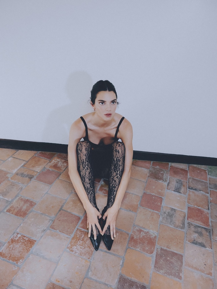 Kendall Jenner weiß: Diese Strumpfhosen sind das Must-have für die kommenden Monate!