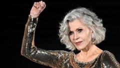 Jane Fonda tritt in die Fußstapfen ihres Vaters Henry Fonda und erweckte eine Protestbewegung ...