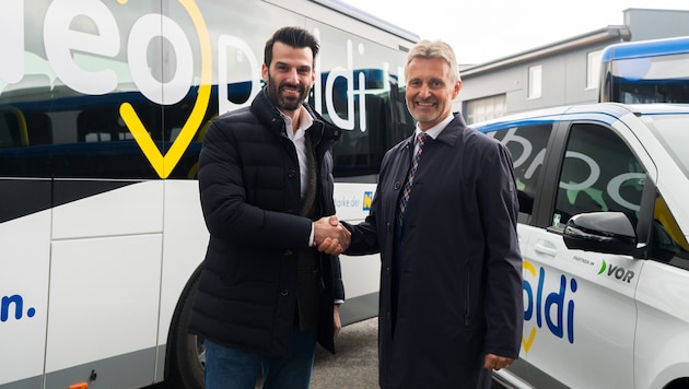 Ab sofort sind Busse mit dem neuen „leopoldi“-Logo im weiten Land unterwegs.