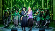 Neo-Direktor Andreas Gergen lässt in Baden die Hexen im Musical „Wicked“ („Böse“) tanzen.