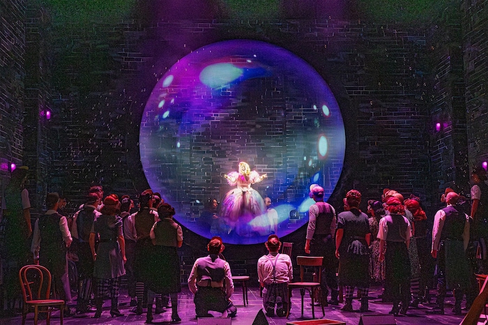 Szene aus „Wicked“ im Stadttheater Baden.