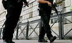 Die Recherchen eines Journalisten lassen kaum ein gutes Haar an so manchem Polizeibeamten in ...