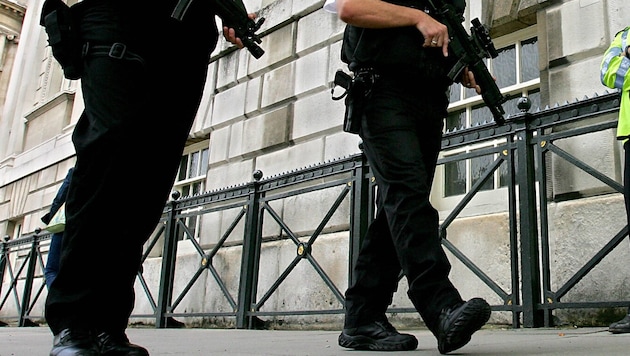 Die Recherchen eines Journalisten lassen kaum ein gutes Haar an so manchem Polizeibeamten in ...