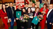 Die verdienten Gewinner des Tierschutzpreises 2025 mit Maggie Entenfellner ...