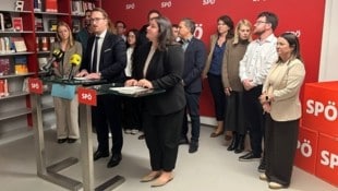 Geschlossenheit demonstrierte die SPÖ rund um Landesparteivorsitzenden Philipp Wohlgemuth und ...