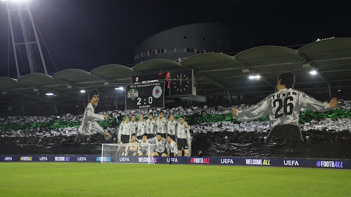 Sturm supporters were reminded of the 2-0 win against Rangers in 2000.