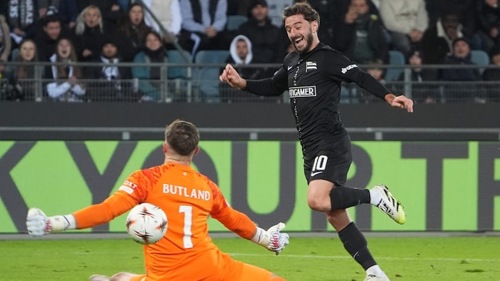 Otar Kiteishvili converted to give Sturm a 2:0 lead.