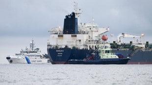 Ein Schiff der finnischen Küstenwache hatte den Tanker „Eagle S“ gestoppt.
