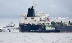 Ein Schiff der finnischen Küstenwache hatte den Tanker „Eagle S“ gestoppt.