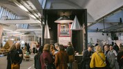 Rund 40.000 Besucher informieren sich bei der Design Week über neueste Designs und moderne ...