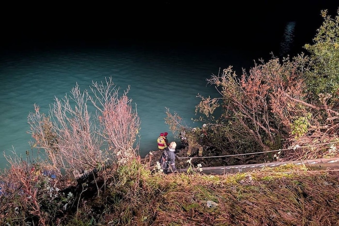 Suchaktion der Wasserrettung am Kops Stausee.