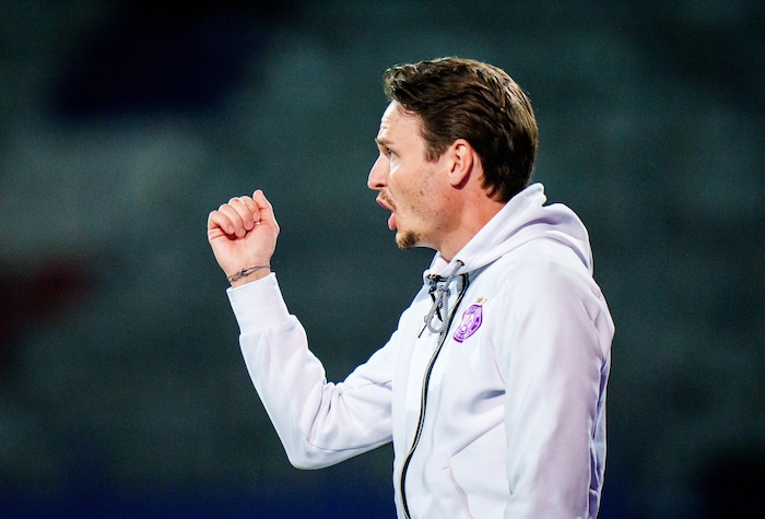 Trainer Maximilian Uhlig steht mit seiner Mannschaft aktuell auf dem zweiten Platz.