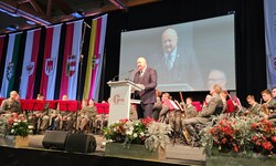 Bundeskanzler Christian Stocker greift erst 2026 durch.