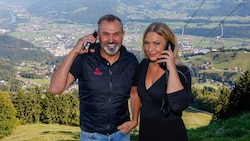 Die Wirtsleute Christian und Sandra Lindtner plagen sich mit dem Dürrnberger Funkloch.