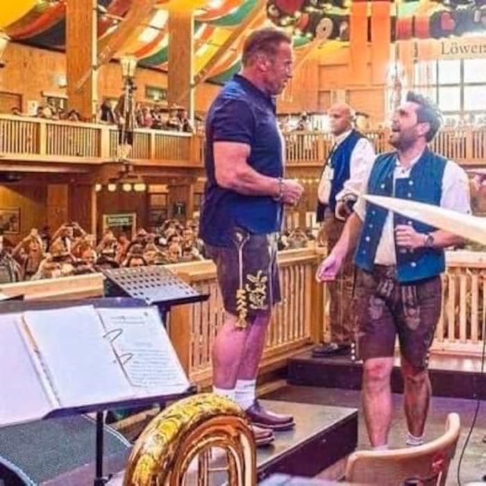 . . . und mit einem sehr bekannten Österreicher, der als Arnold Schwarzenegger Karriere machte.