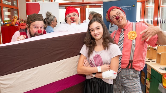 Zum 25. Jubiläum – die Roten Nasen besuchen seit einem viertel Jahrhundert regelmäßig die ...