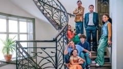 Zusammen ist man weniger allein: Das gilt auch für diese Horde völlig unterschiedlicher Menschen ...