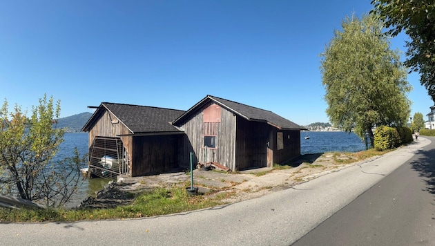 Die 1969 am Traunsee nicht legal errichteten Bootshütten lassen in Gmunden die Wogen hochgehen.