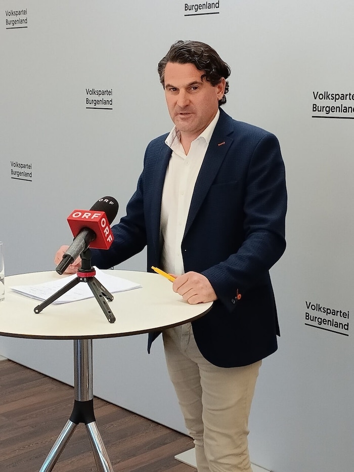 ÖVP-Chef Zarits (o.) spricht sich gegen den „Wohn-Deal“ aus.