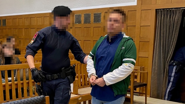 Der 26-Jährige beim Prozessauftakt im Landesgericht Feldkirch.