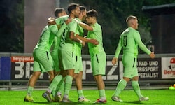 Die Bürmooser jubeln über den verdienten 3:1-Sieg in Puch.