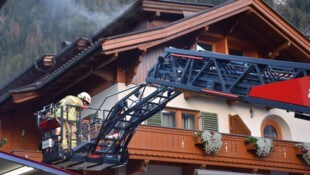 In diesem Mehrparteienhaus brach Freitagabend ein Brand aus.