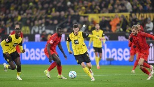 Dortmund-Kicker Pascal Groß muss sich aktuell hinten anstellen.
