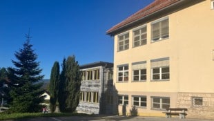 Der Anbau aus den 1990ern (links im Bild) wird abgerissen.