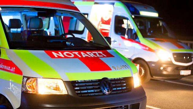 Insgesamt vier Personen mussten ins Krankenhaus gebracht werden.