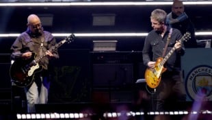 Paul Arthurs und Noel Gallagher bei einem Oasis-Konzert Anfang September in Pasadena.