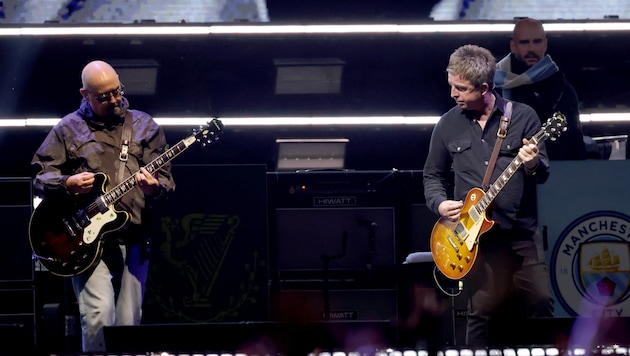 Paul Arthurs und Noel Gallagher bei einem Oasis-Konzert Anfang September in Pasadena.