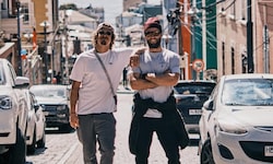 Manuel Feller mit Marco Schwarz in Valparaiso (Chile)