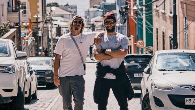 Manuel Feller mit Marco Schwarz in Valparaiso (Chile)