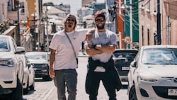 Manuel Feller mit Marco Schwarz in Valparaiso (Chile)