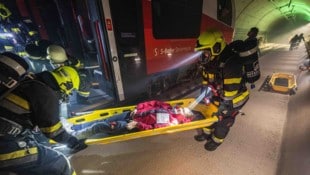 Dramatische Rettung im Koralmtunnel mit spezialisierten Feuerwehrleute